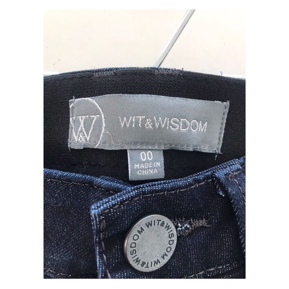 NWT Wit & Wisdom Gold Detailed Jeans - Picture 4 of 5